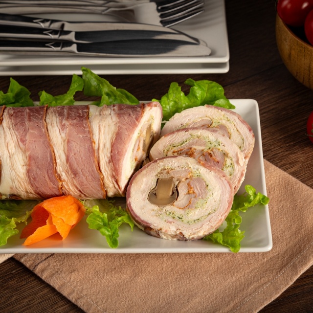 Mixed chicken roulade