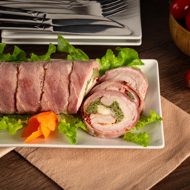 Pork roulade with sun-dried tomatoes